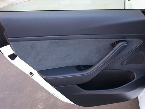 Used 2020 Tesla Model 3 Standard Range Plus image 17