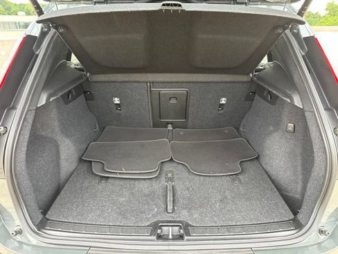 Certified 2026 Volvo XC40 B5 Plus AWD/4WD image 35
