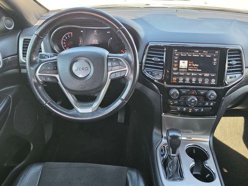 Certified 2021 Jeep Grand Cherokee Laredo X image 18