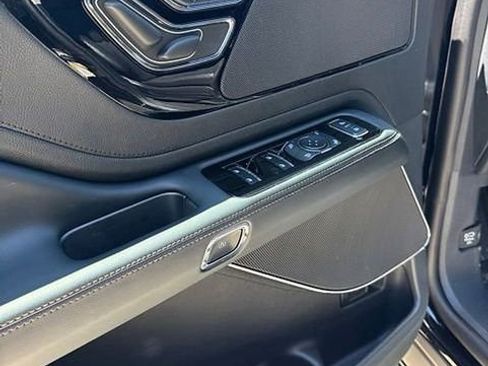 New 2026 Lincoln Aviator AWD image 11