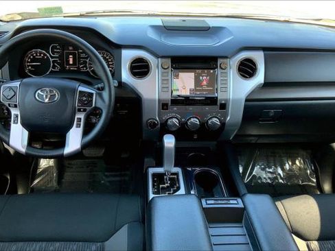 Certified 2018 Toyota Tundra SR5 w/ TRD Off Road Package AWD/4WD image 15