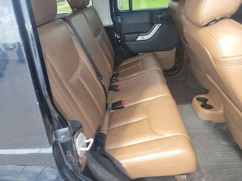 Used 2013 Jeep Wrangler Unlimited Sahara w/ Connectivity Group AWD/4WD image 13