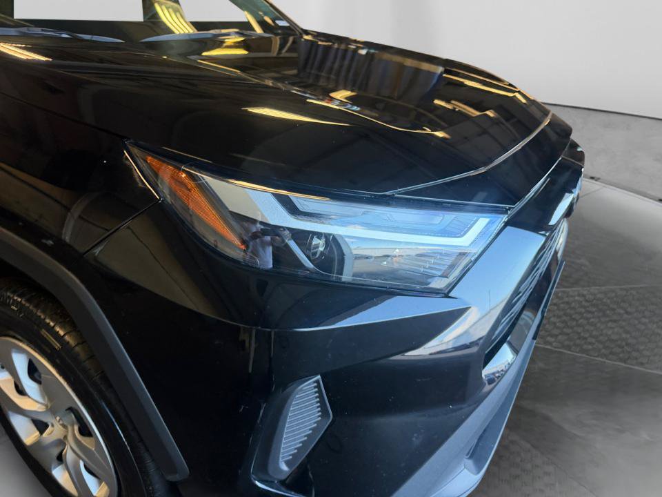 Certified 2025 Toyota RAV4 LE AWD/4WD image 28