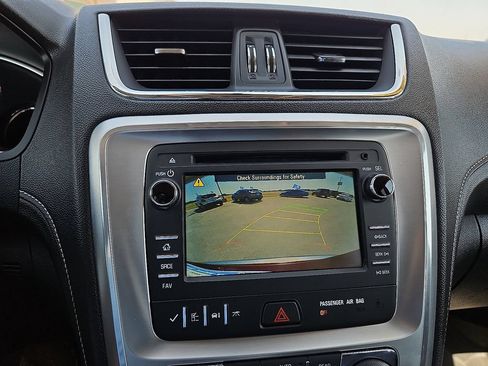 Used 2016 GMC Acadia SLT AWD/4WD image 29