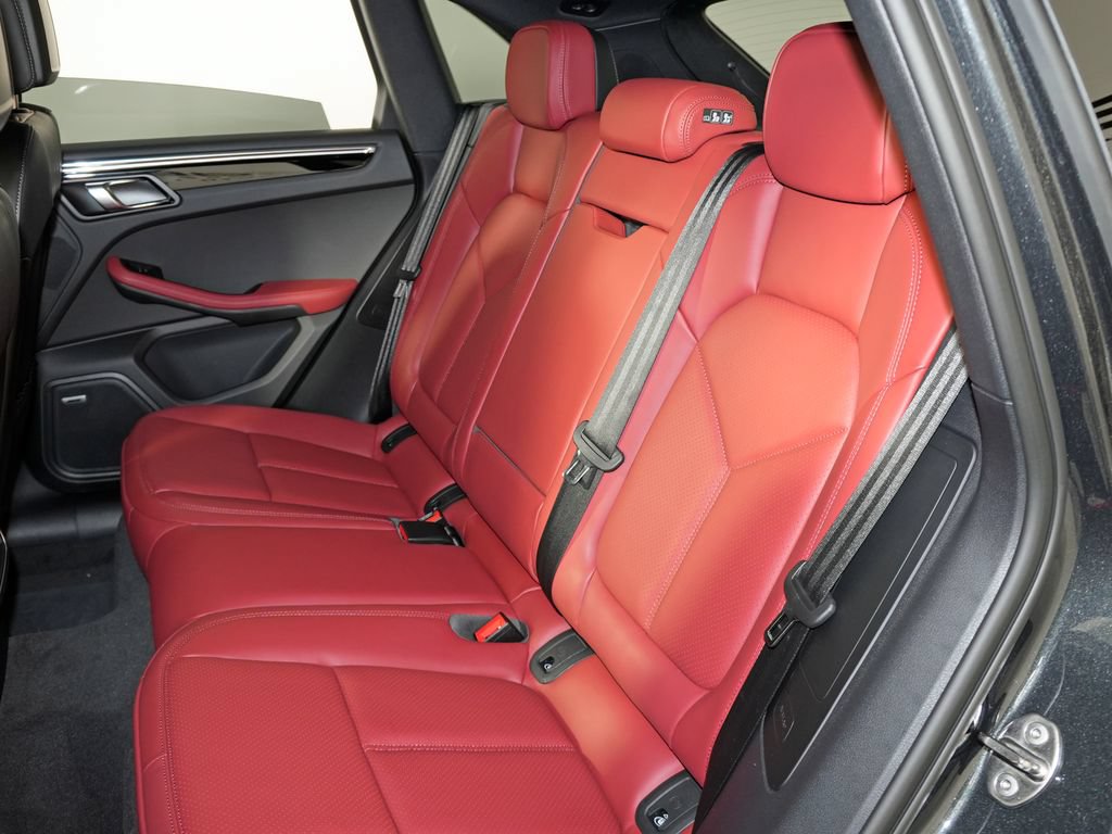 Used 2026 Porsche Macan S AWD/4WD image 33