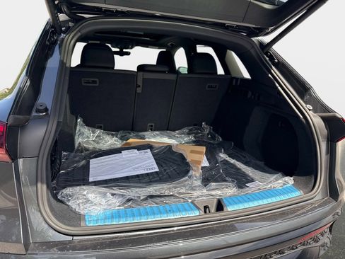 New 2026 Audi SQ5 Premium Plus AWD/4WD image 9