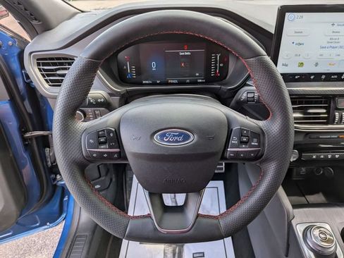 Certified 2023 Ford Escape ST-Line w/ Tech Pack #1 AWD/4WD image 9