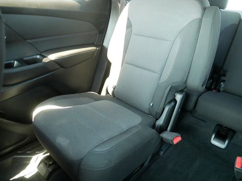 Used 2023 Chevrolet Traverse LT w/ Midnight/Sport Edition AWD/4WD image 12