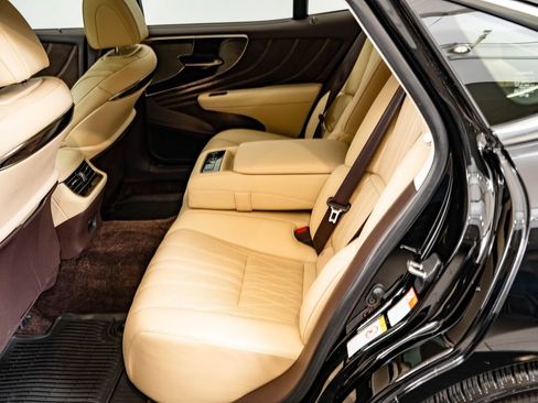 Used 2018 Lexus LS 500 AWD w/ Interior Upgrade Package image 46