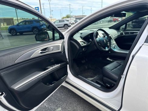 Used 2020 Lincoln MKZ FWD image 13