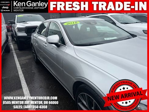 Used 2018 Volvo S90 T6 Momentum w/ Convenience Package image 12