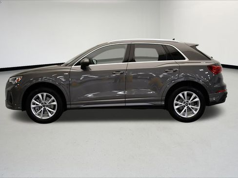 Used 2025 Audi Q3 2.0T Premium w/ Convenience Package image 2