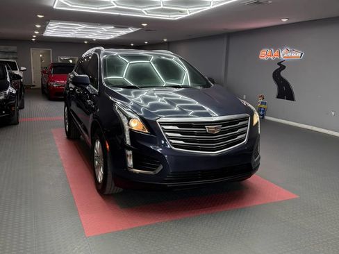 Used 2019 Cadillac XT5 FWD image 1