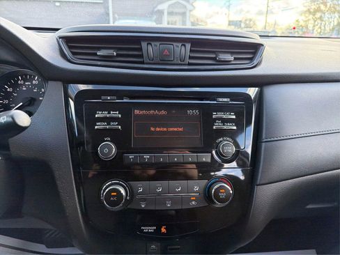 Used 2017 Nissan Rogue S image 21