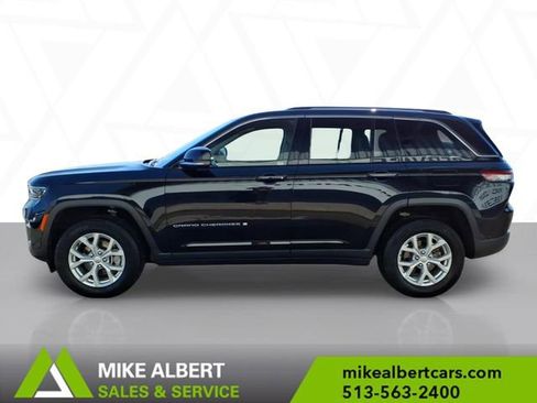 Used 2023 Jeep Grand Cherokee Limited AWD/4WD image 4