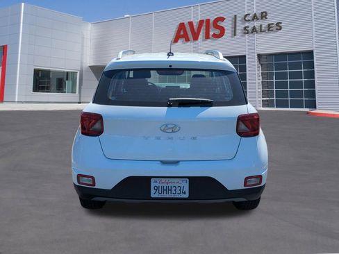 Used 2025 Hyundai Venue SEL FWD image 7