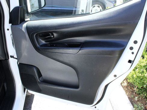 Used 2018 Nissan NV200 S image 11