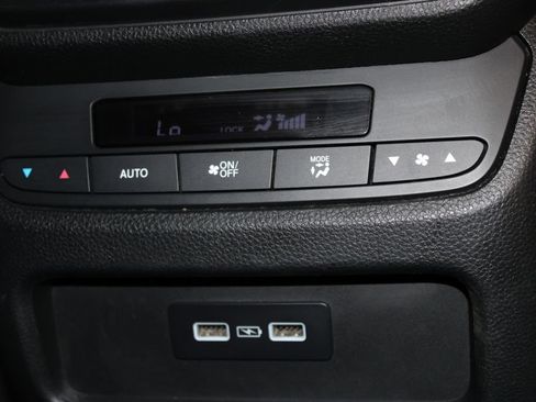 Used 2023 Honda Pilot Touring image 34
