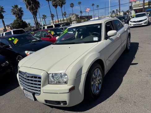 Used 2008 Chrysler 300 Touring image 2