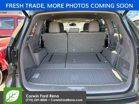 Used 2017 Toyota Highlander XLE AWD/4WD image 7