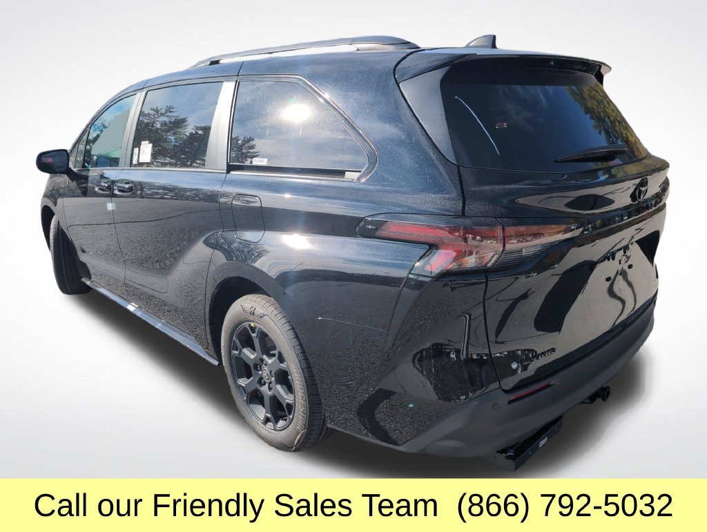 New 2026 Toyota Sienna XLE Woodland Edition AWD/4WD image 3