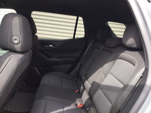 Used 2025 Chevrolet Equinox LT w/ Safety and Technology Package image 6