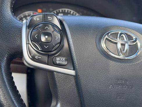 Used 2012 Toyota Camry XLE FWD image 17