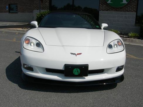 Used 2006 Chevrolet Corvette Convertible w/ Preferred Equipment Group RWD image 2