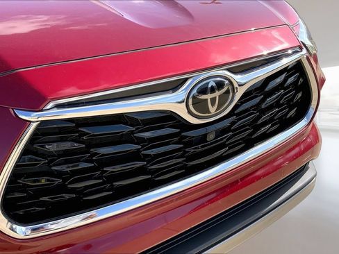 Used 2022 Toyota Highlander Platinum AWD/4WD image 28