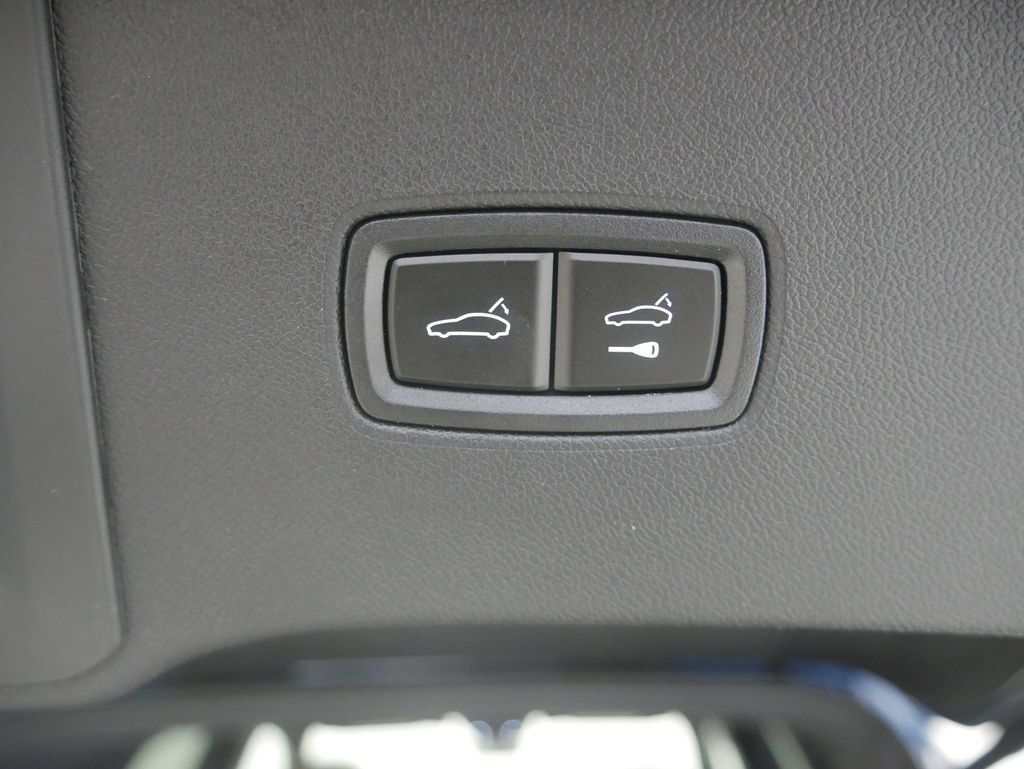 Certified 2026 Porsche Cayenne AWD/4WD image 26