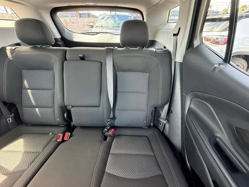 Used 2024 GMC Terrain SLE FWD image 35