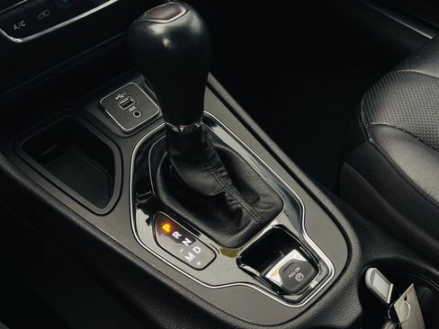 Used 2020 Jeep Cherokee Limited FWD image 59