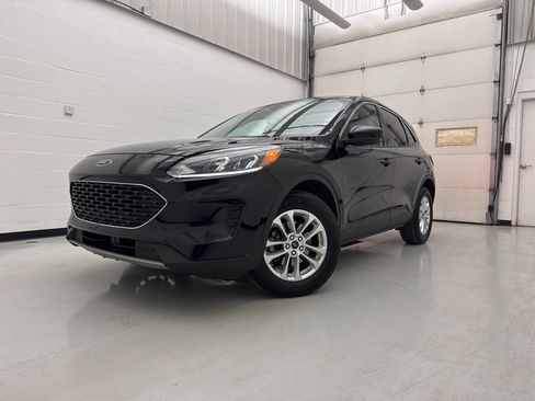 Used 2020 Ford Escape SE image 10