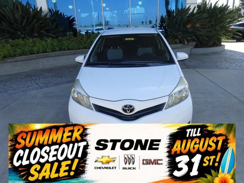 Used 2013 Toyota Yaris L FWD image 2