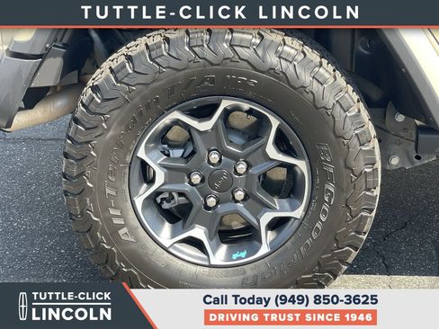 Used 2022 Jeep Wrangler Unlimited Rubicon 4xe w/ Steel Bumper Group AWD/4WD image 11