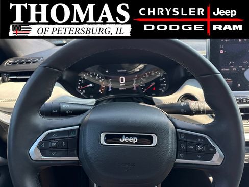 Used 2025 Jeep Compass Limited w/ Sun & Sound Group AWD/4WD image 13