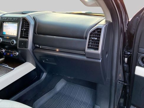 Used 2019 Ford Expedition Platinum AWD/4WD image 18