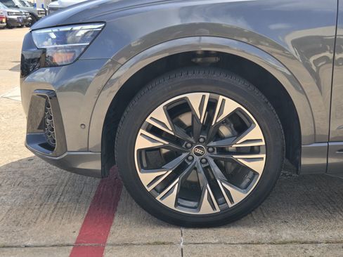 Used 2024 Audi Q8 Premium Plus AWD/4WD image 5