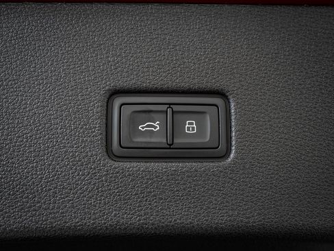 Certified 2024 Audi RS Q8 image 24