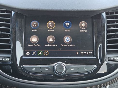 Used 2022 Chevrolet Trax LT w/ LT Convenience Package image 16