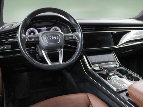 Used 2019 Audi Q8 Premium Plus w/ Premium Plus AWD/4WD image 17