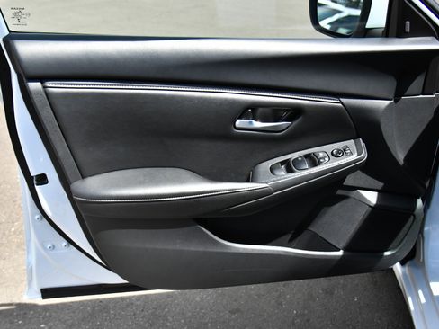 Used 2025 Nissan Sentra SV FWD image 13