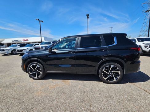 Used 2024 Mitsubishi Outlander SE FWD image 2