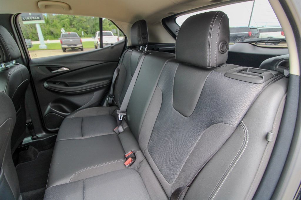 Used 2025 Buick Encore GX Preferred AWD/4WD image 9