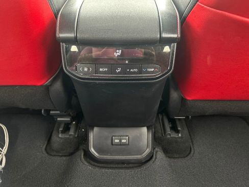 Used 2023 Toyota Highlander XSE AWD/4WD image 24