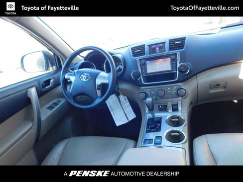 Used 2013 Toyota Highlander SE image 3