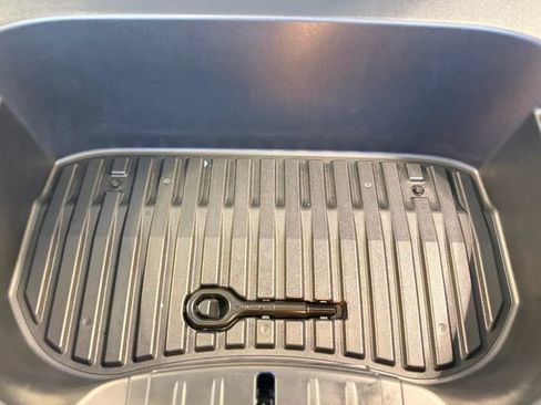 Used 2023 Tesla Model 3 Standard Range image 40