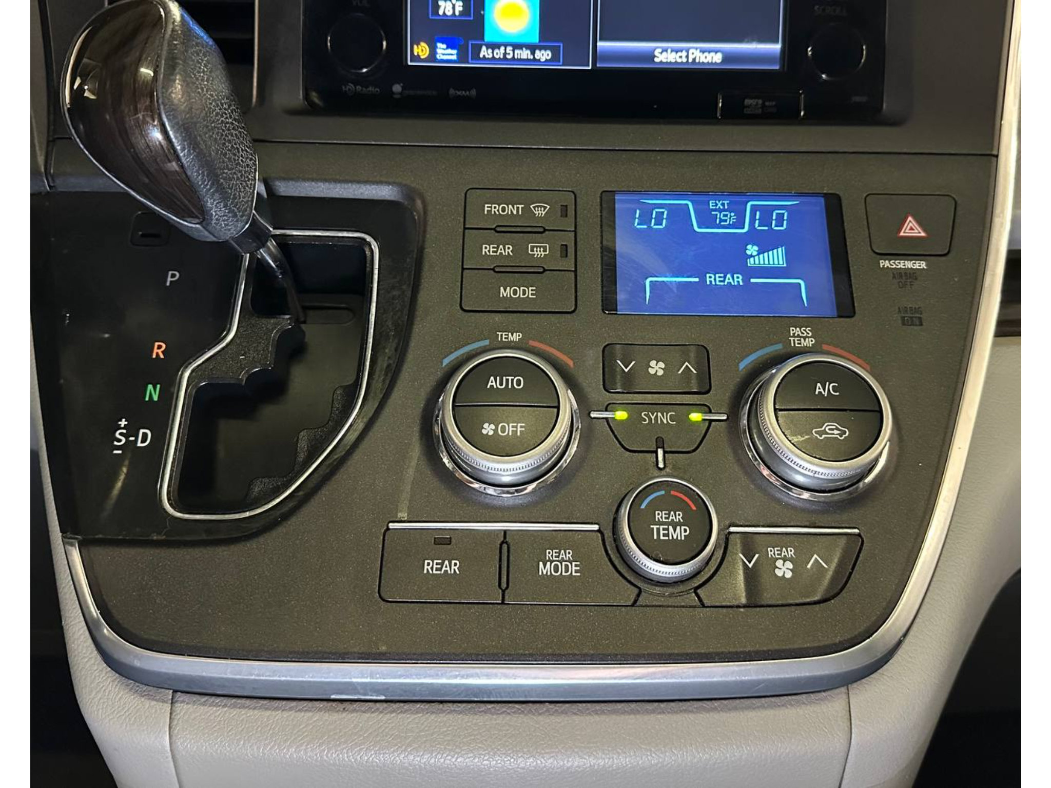 Used 2017 Toyota Sienna XLE w/ XLE Navigation Package FWD image 38