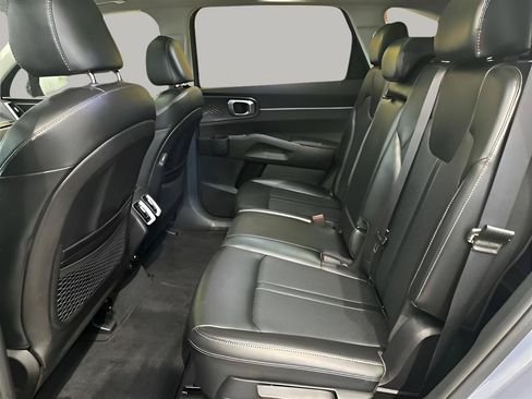 Used 2021 Kia Sorento S w/ Panoramic Sunroof Package AWD/4WD image 12