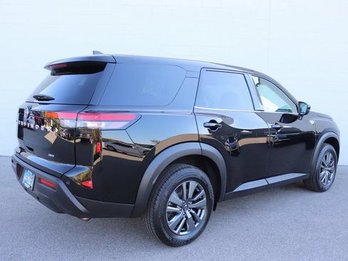 Used 2022 Nissan Pathfinder S AWD/4WD image 4